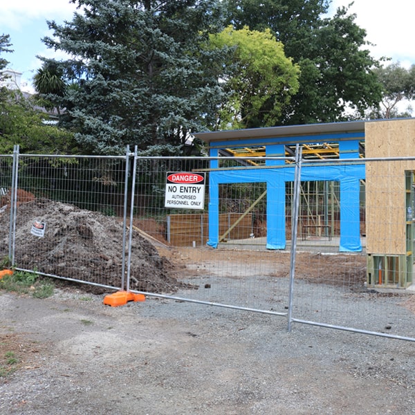 do you deliver and install temporary fencing and what's the cost for these services in Elmwood Place